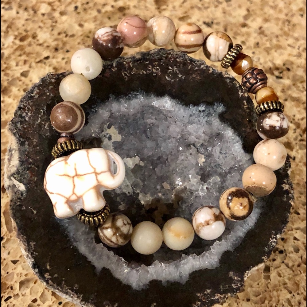 Elephant Bracelet - Picture 2 of 8